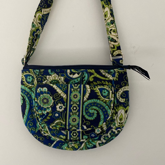 Vera Bradley Handbags - Vera Bradley Crossbody Bag